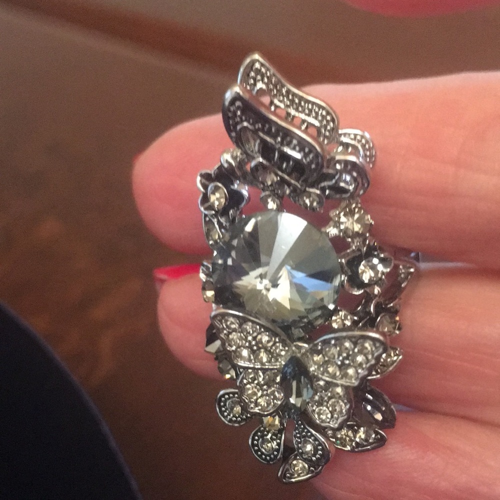 AUSTRIAN CRYSTAL Butterfly RING - Picture 9 of 12